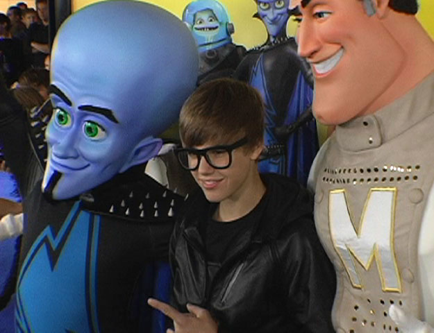 Justin Bieber Poses with Megamind characters